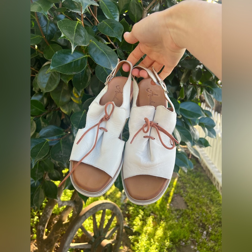 Anesha Julia White Buttery Leather Sandals